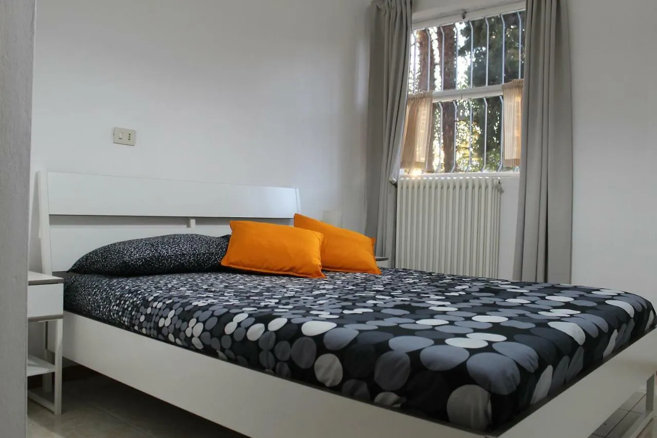 Gli Oleandri Hotel Bellano 0*,  Italy
